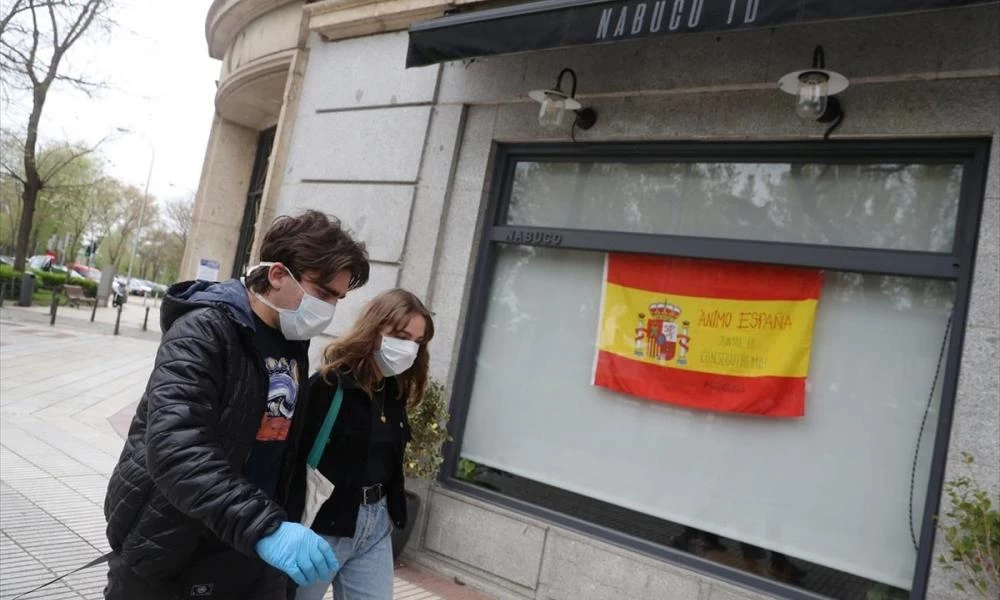 Ισπανία: Εκτοξεύτηκαν στα 12.345 τα κρούσματα παρά τους εμβολιασμούς